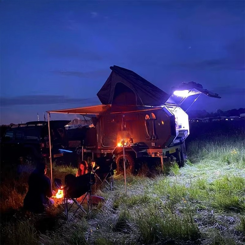 Lekka przyczepa kempingowa Otr – Kitchen Up recenzja i cena